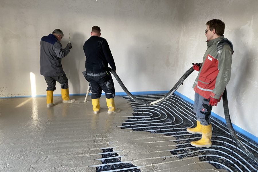 Fließestrich mit der Betonpumpe befördern