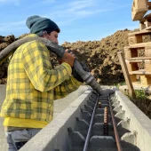 Schalsteinverfüllung mit der Betonpumpe p720