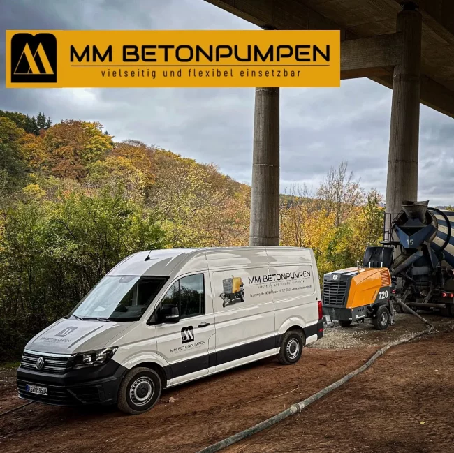 MM Betonpumpen Bild beim Betonpumpen auf an der Autobahnbrücke A44 Marsberg